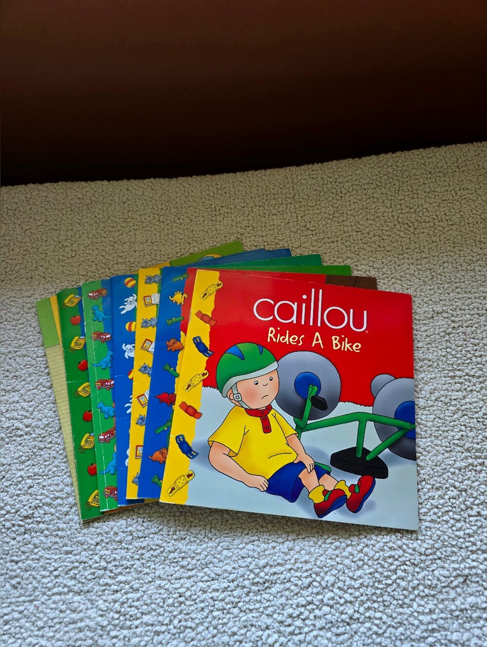 Caillou Clubhouse Mix Series 7 Book Bundle Children's